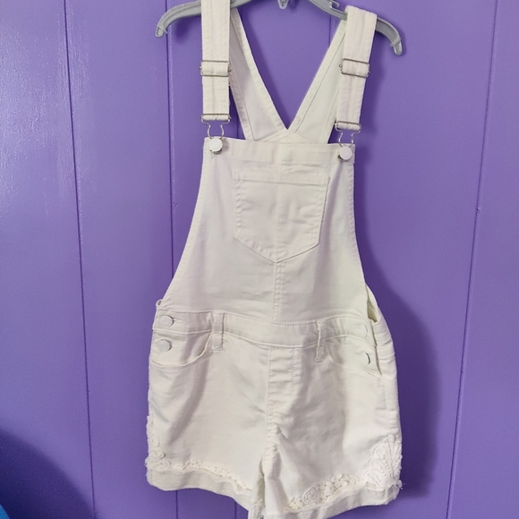 White Overalls With Lace Detail Pockets - Picture 6 of 6